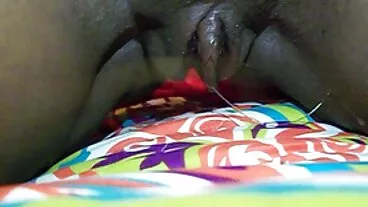 শৃঙ্গাকার বোন তার বাংলাদেশি চোদাচুদি বড় সৎ ভাইকে স্বাগত জানায়